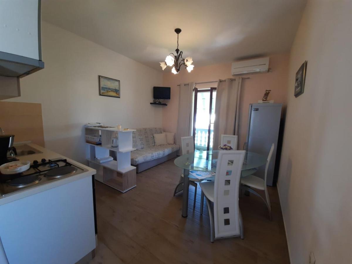 Apartman Barbir Sukosan Ngoại thất bức ảnh